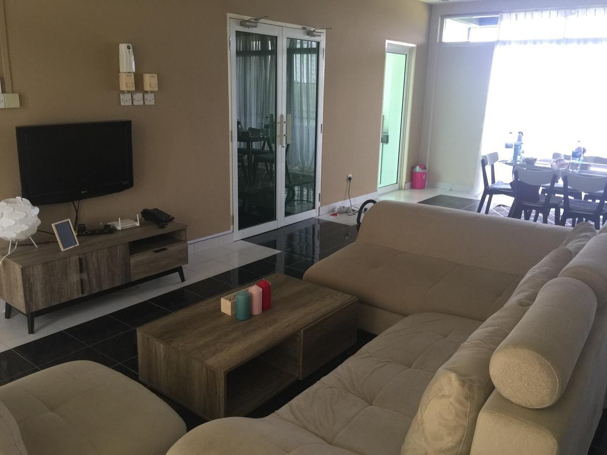 Chung cư 77 m² 3 phòng ngủ, 2 phòng tắm riêng ở Kianggeh Bandar Seri Begawan Ngoại thất bức ảnh