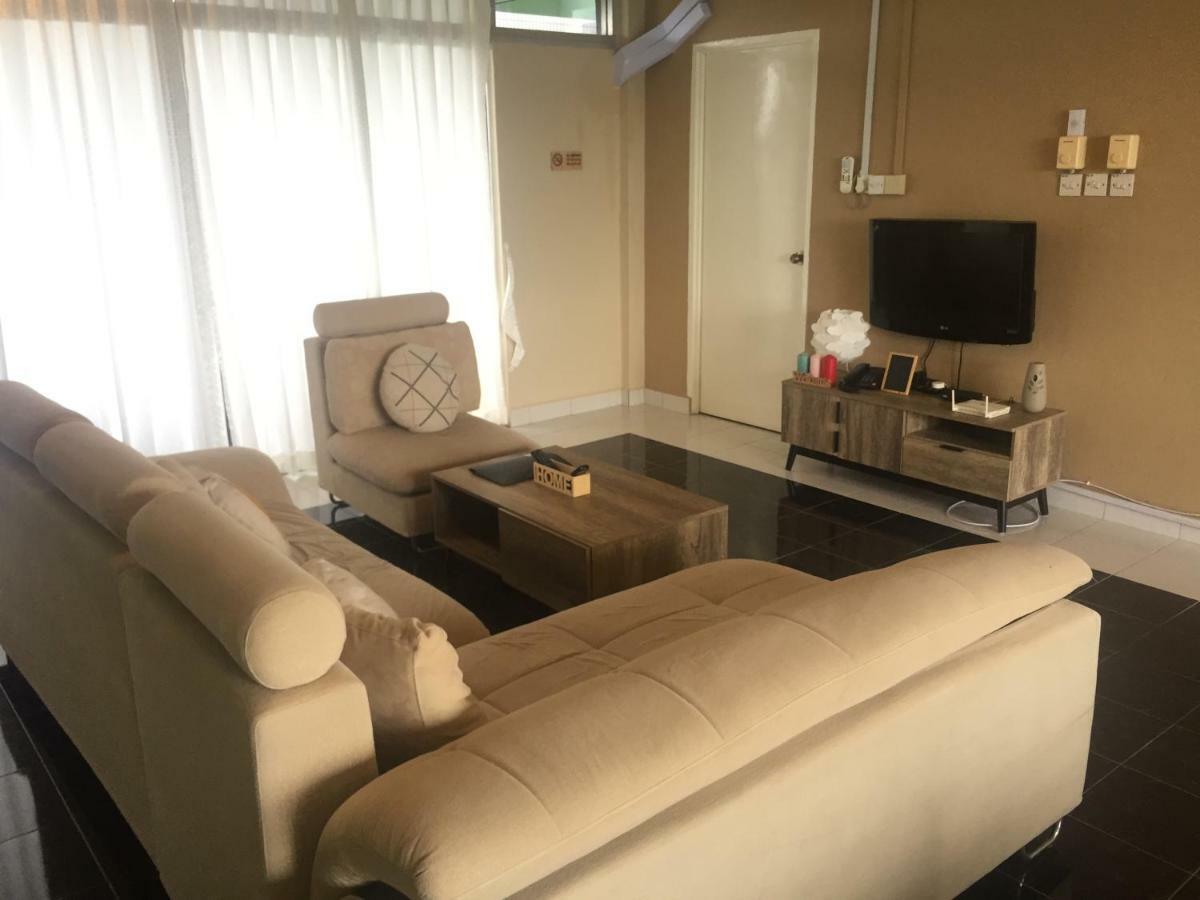 Chung cư 77 m² 3 phòng ngủ, 2 phòng tắm riêng ở Kianggeh Bandar Seri Begawan Ngoại thất bức ảnh